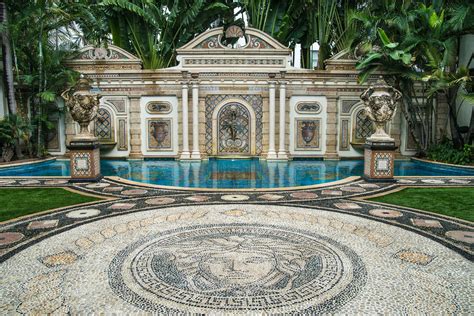 How to Visit the Versace Mansion in Miami Beach, .